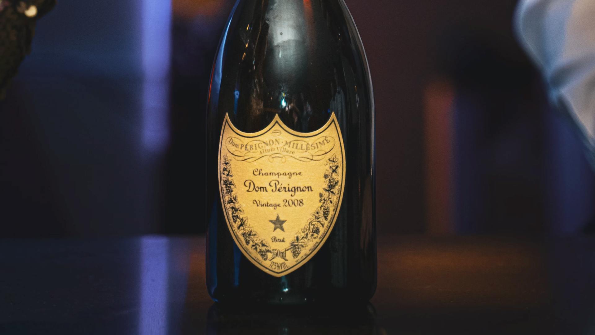 Dom Pérignon est un Champagne brut, donc sec.