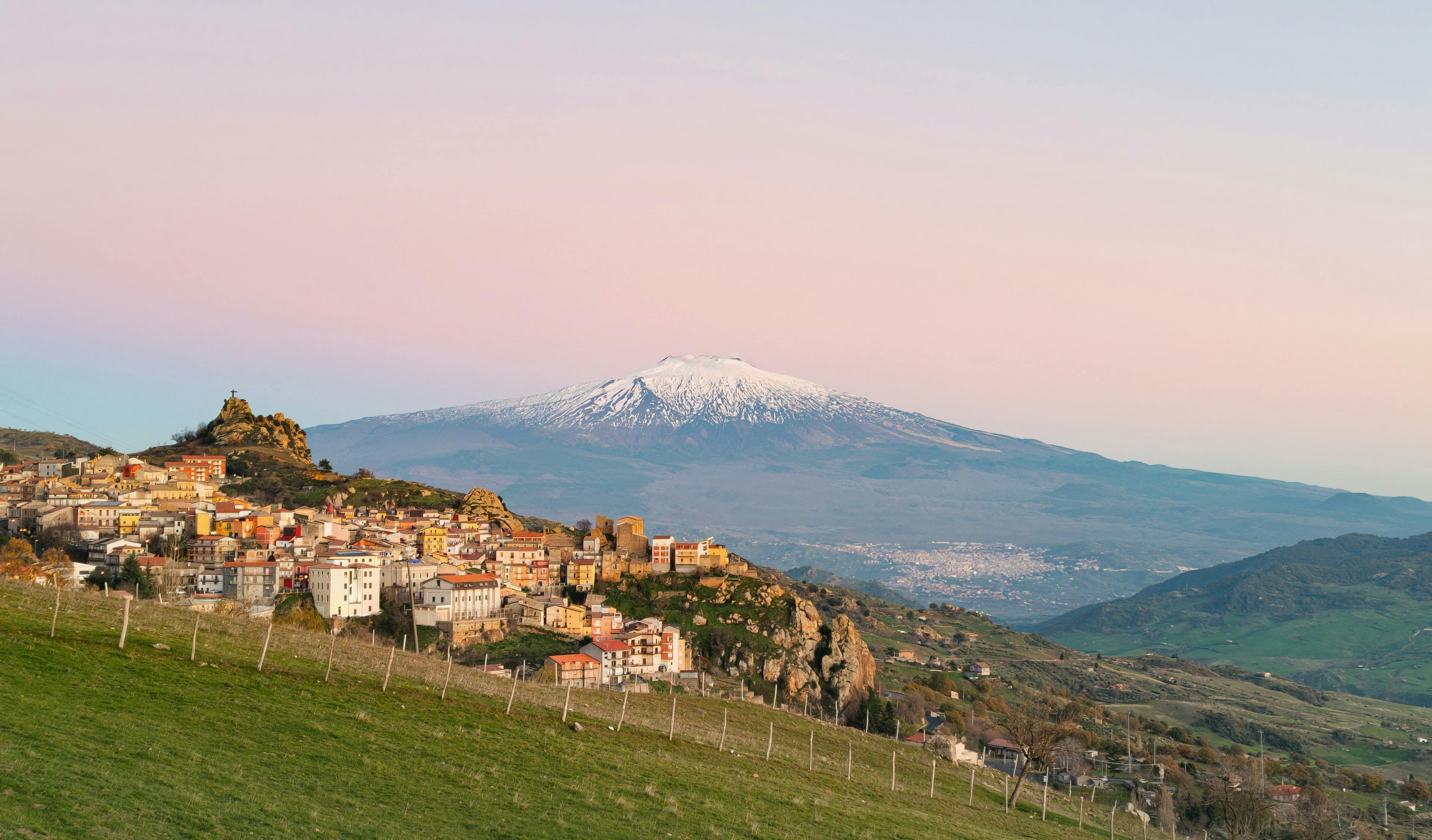 Découvre les vins de Sicile, l’île qui met ton palais en éruption